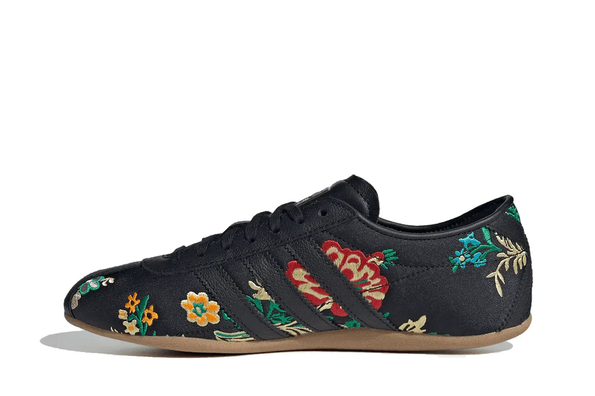 Adidas Tokyo Black Floral Embroidery Preto