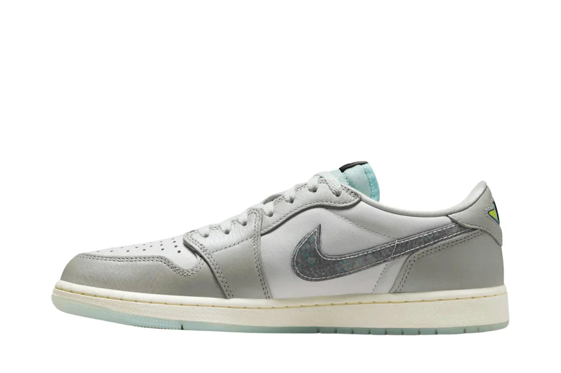 Air Jordan 1 Low "Lunar New Year" Photon Dust Cinza