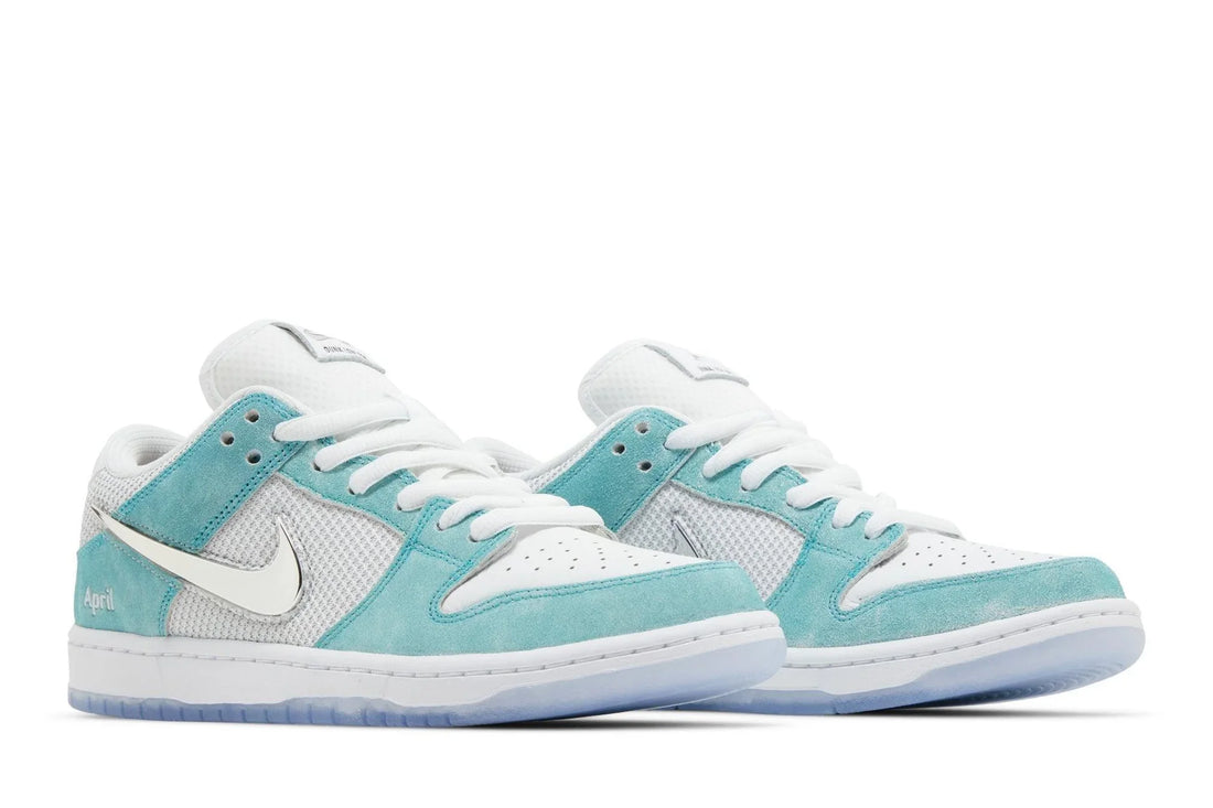 April Skateboards x Nike SB Dunk Low Turbo Green Azul