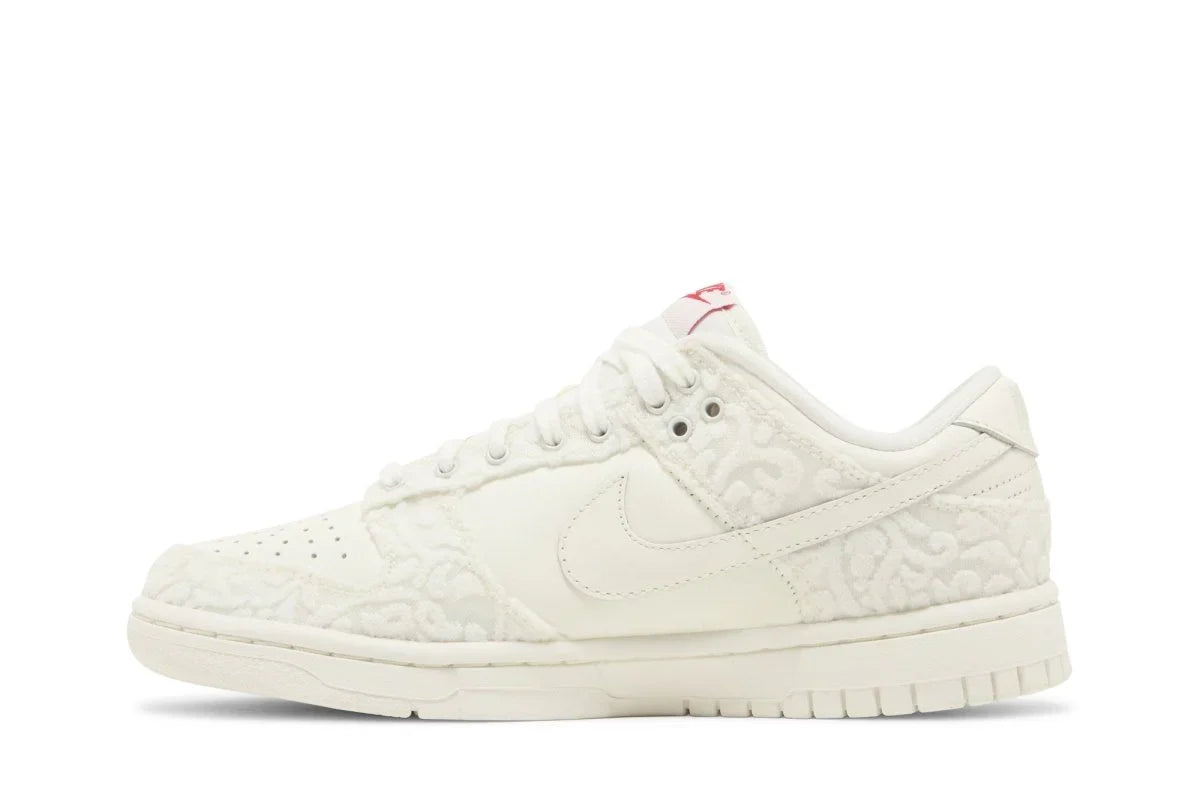 Nike Dunk Low Give Her Flowers Branco
