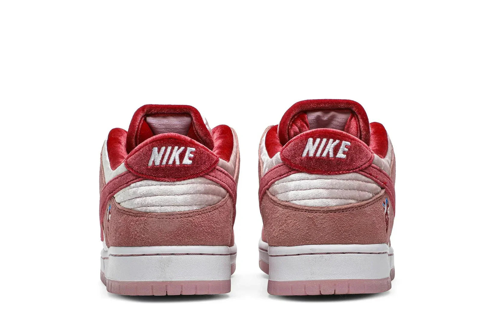 Nike SB Dunk Low Strangelove Rosa
