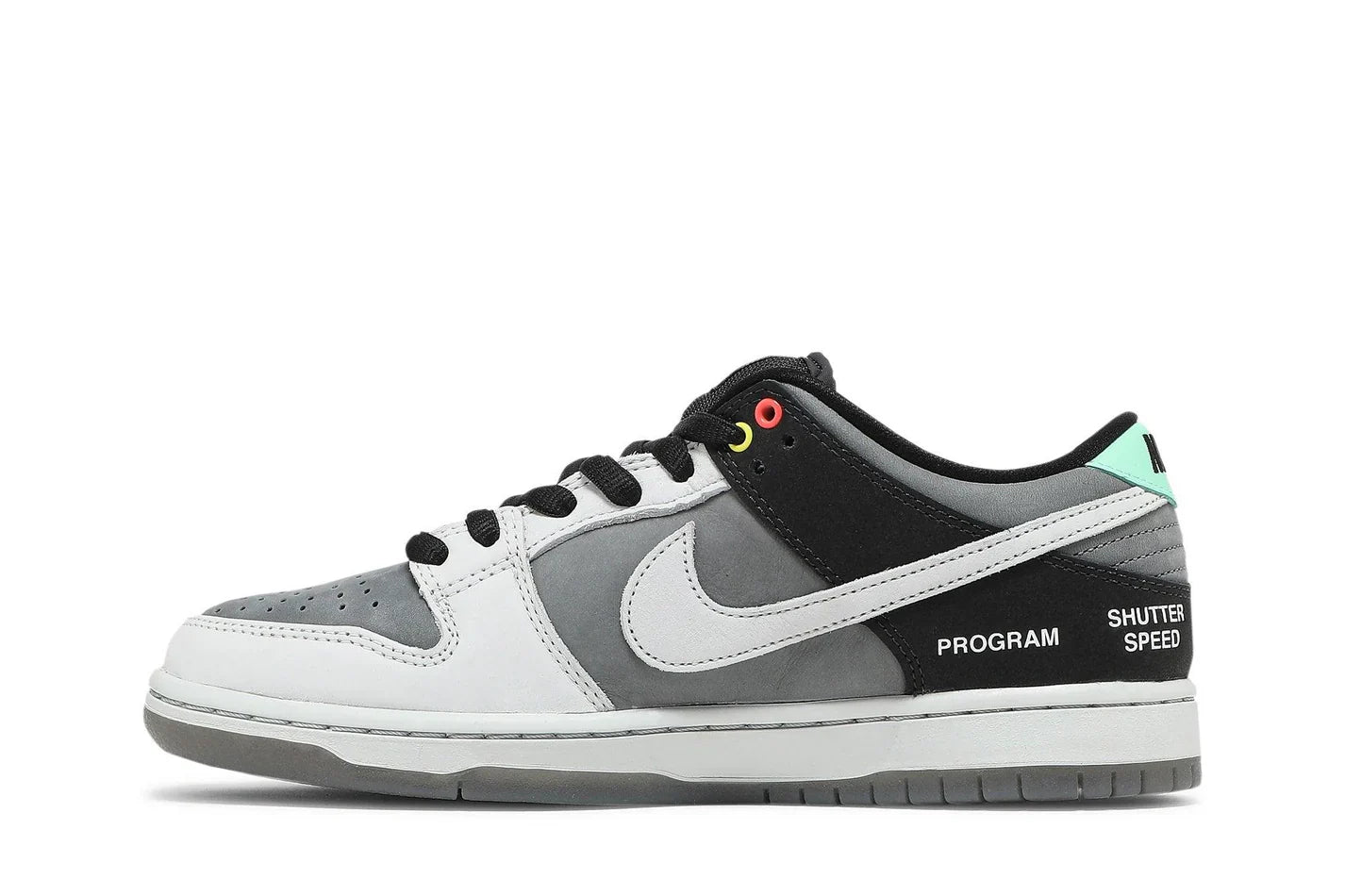 Nike SB Dunk Low VX 1000 Camcorder Cinza